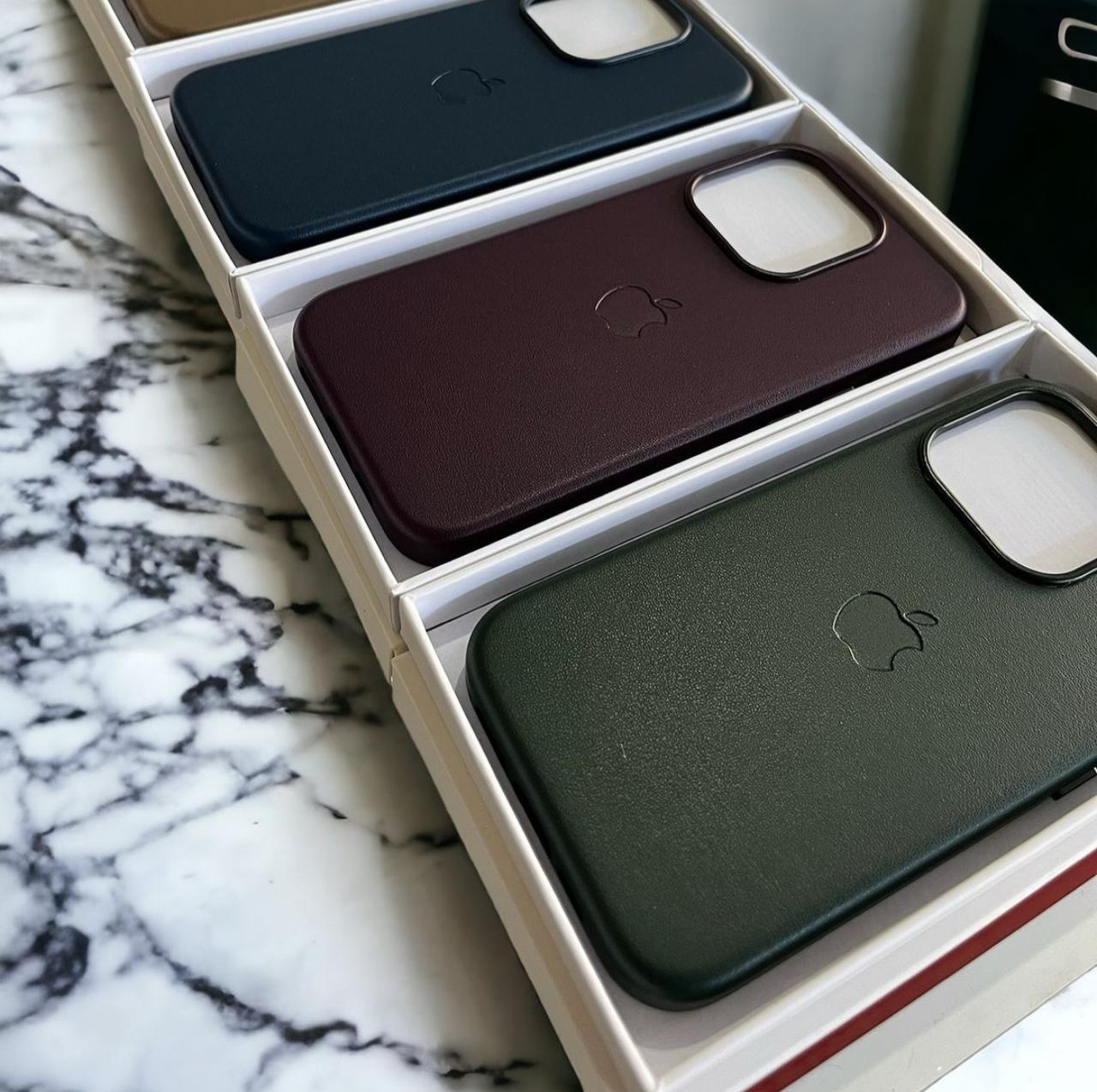 Apple Orignal Leather IC Case for iPhone with MagSafe